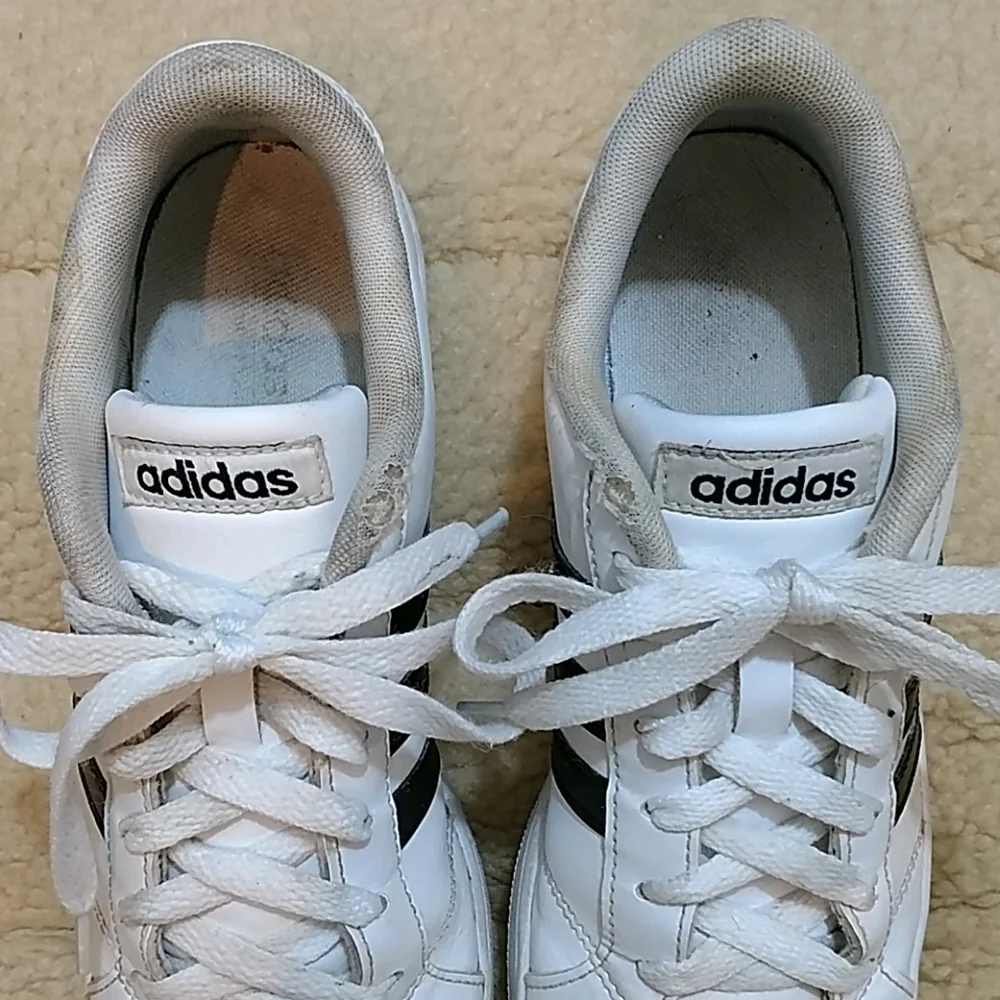 ADIDAS White Black Shoes Athletic Sneakers Mens size 6